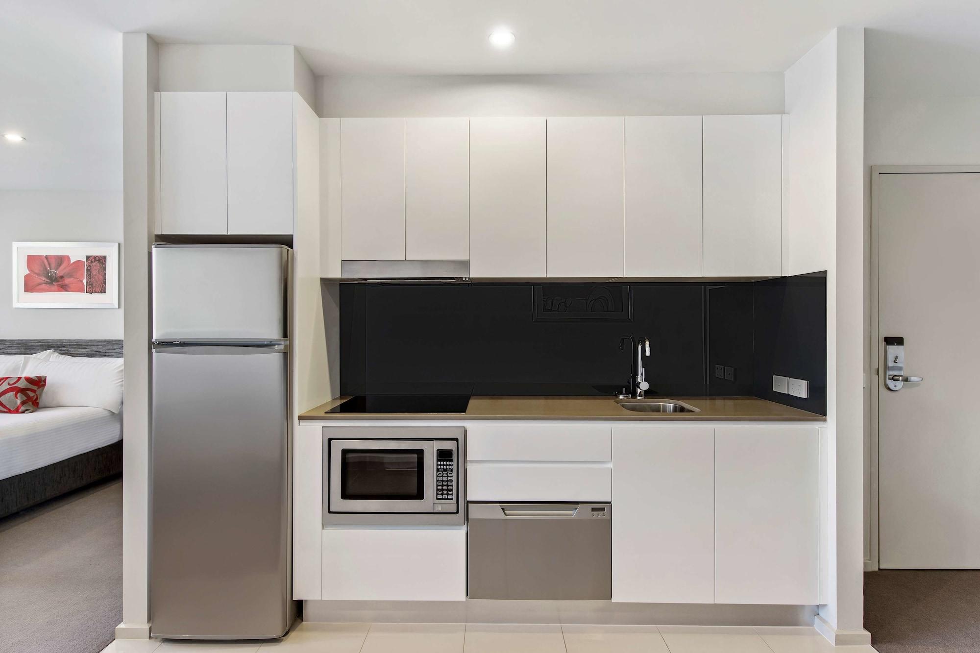 Adina Serviced Apartments Canberra Dickson Bagian luar foto