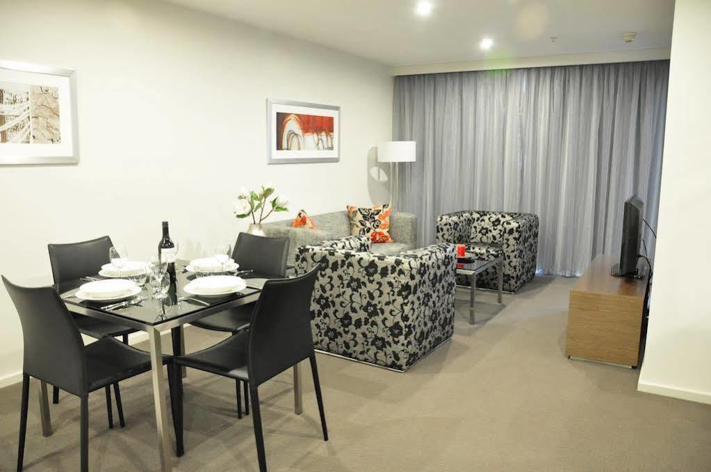 Adina Serviced Apartments Canberra Dickson Bagian luar foto